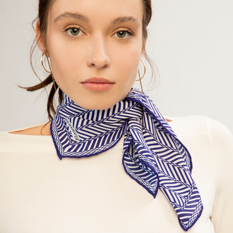 HERRINGBONE WHITE-DARK BLUE